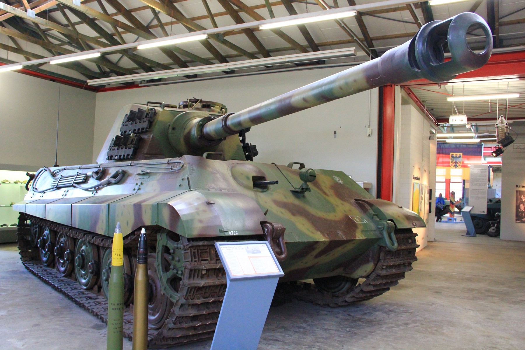 tiger 或 tiger-ii),虽然完全是崭新的设计,但仍然延用虎式的威名,此